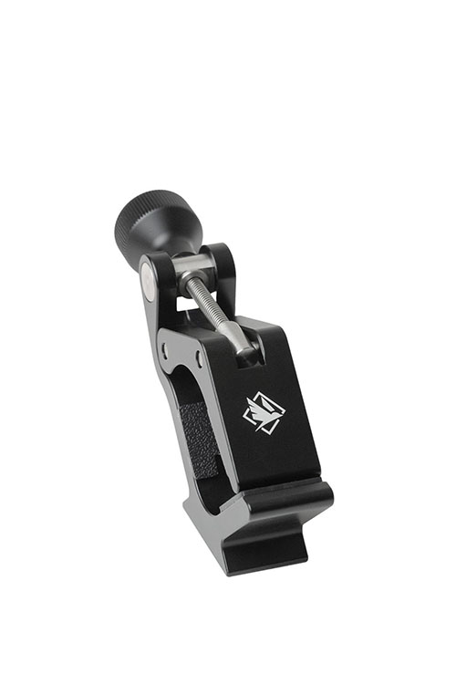 Uniwersalny uchwyt na lornetki GERMAN TACTICAL SYSTEMS pasuje do tubusów o średnicy 25-65 mm, stabilizując obraz i współpracując z systemem Arca.